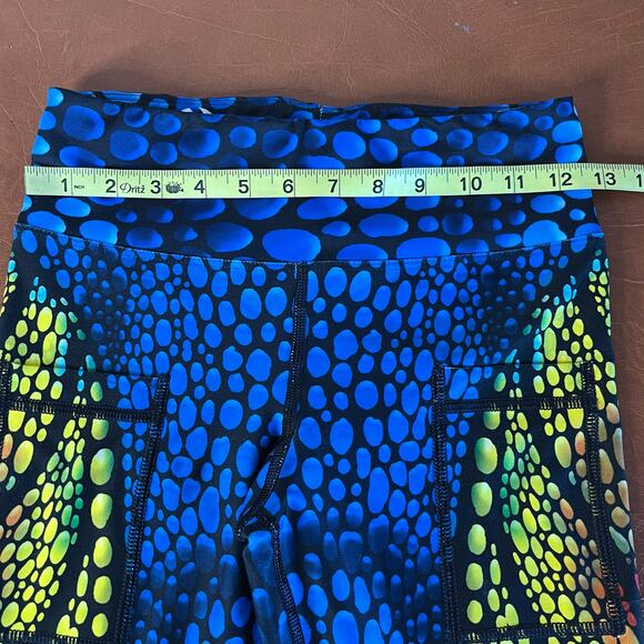 InkNBurn‎ Chameleon Print Crop Leggings Size 0 Blue Red Yellow Orange Capri - Picture 8 of 9